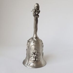 1992 Seagull Canada Etain Zinn Pewter Bell Lily Flower Design Collectible EUC